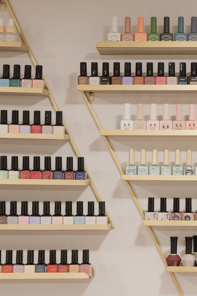 Como Decorar um studio de unhas com itens baratos